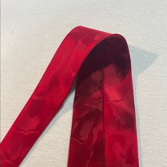 J. Garcia Limited Edition Alligator Works 42 Red Abstract Silk Tie - Picture 7 of 8